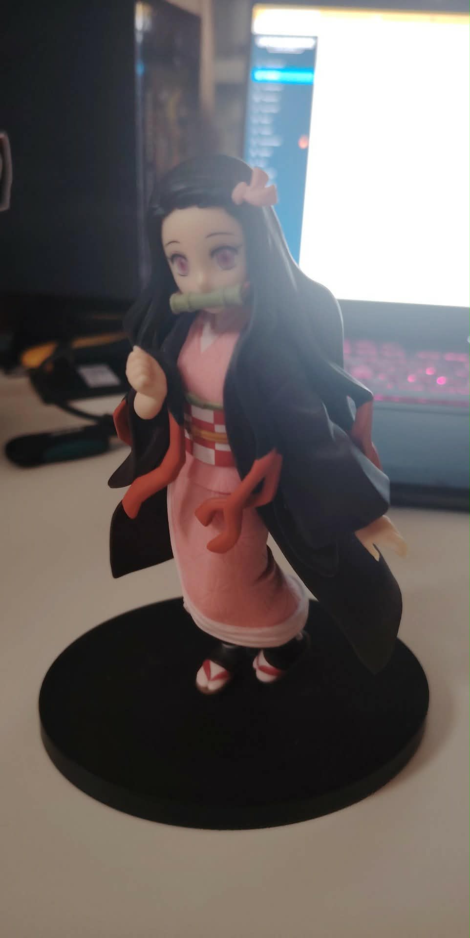 figurine demon slayer nezuko sans boite en occasion