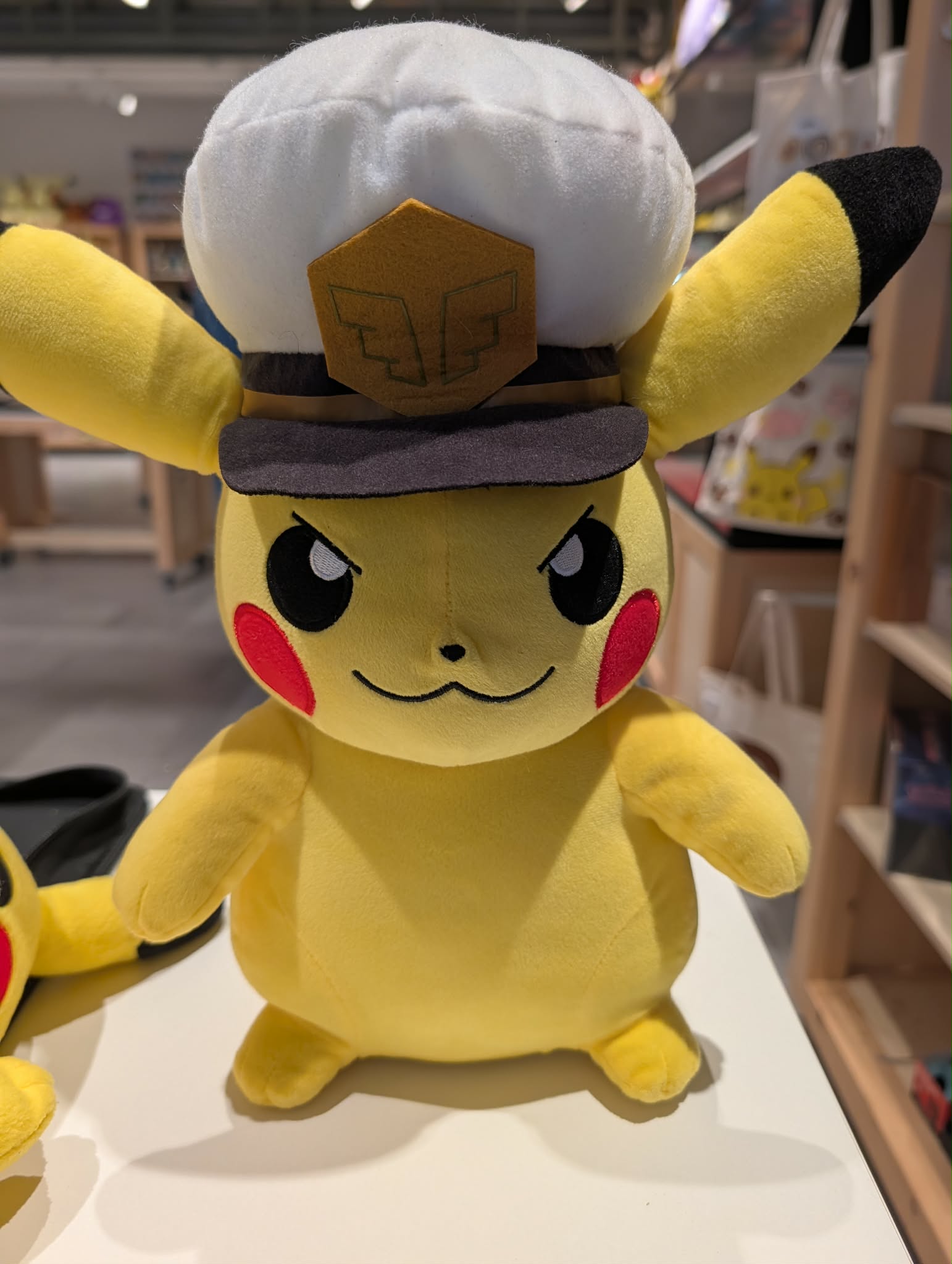 pikachu capitaine 2 PAS