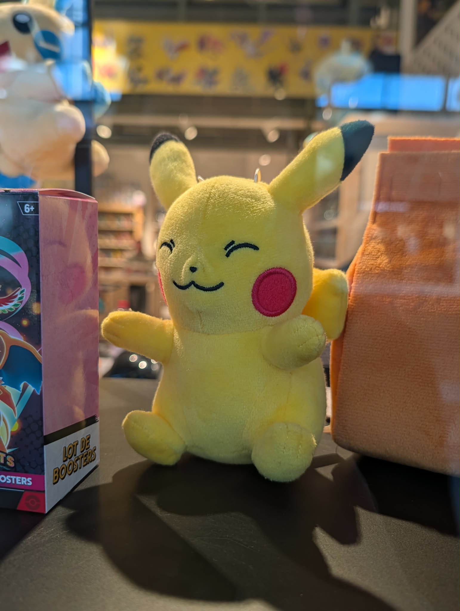 porte cle peluche pikachu PAS
