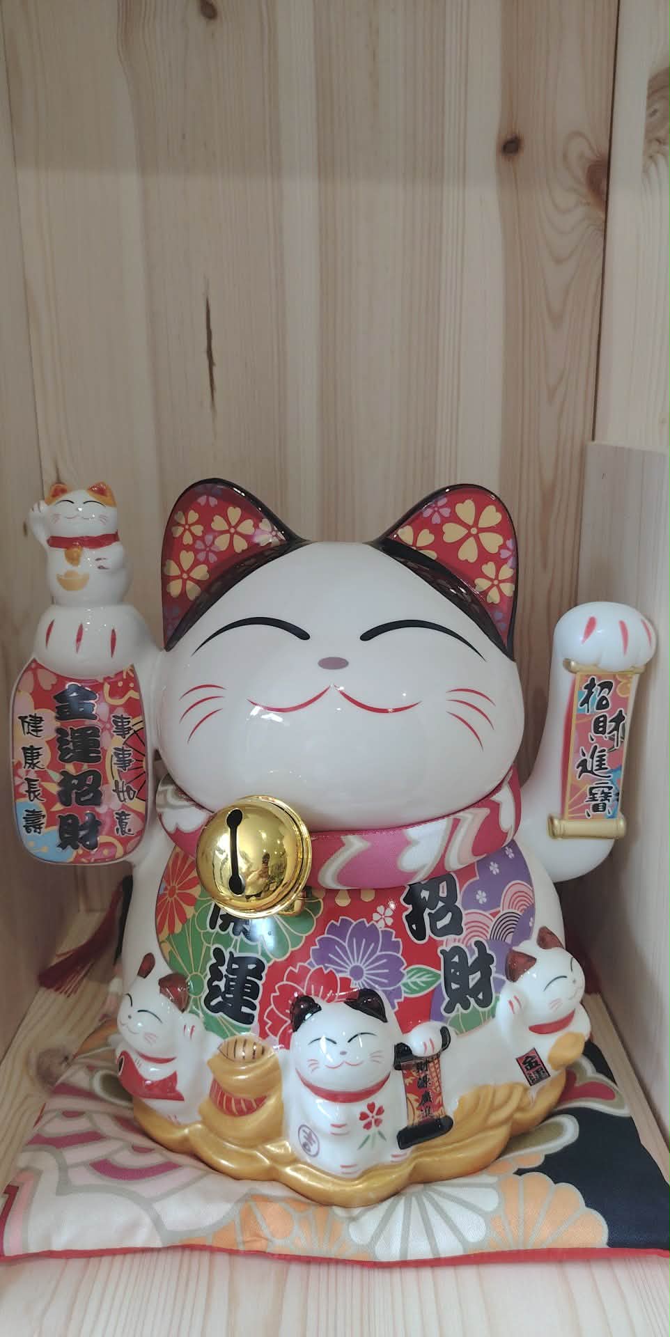MANEKINEKO PORCELAINE 40 CM DE HAUT